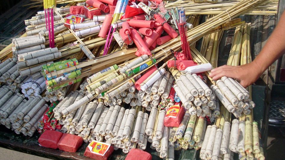 Fiestas y pirotecnia: ritual peligroso para el que hay tomar precauciones y tratar de no afectar a los demás