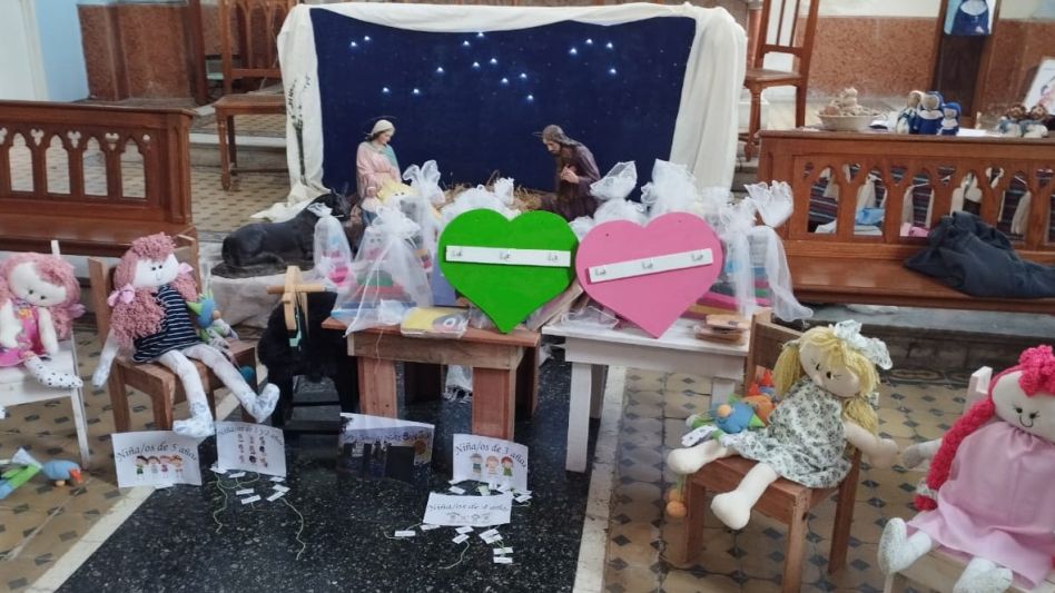 Elaboraron juegos didácticos en madera, mobiliario y un caballito mecedor para una institución educativa