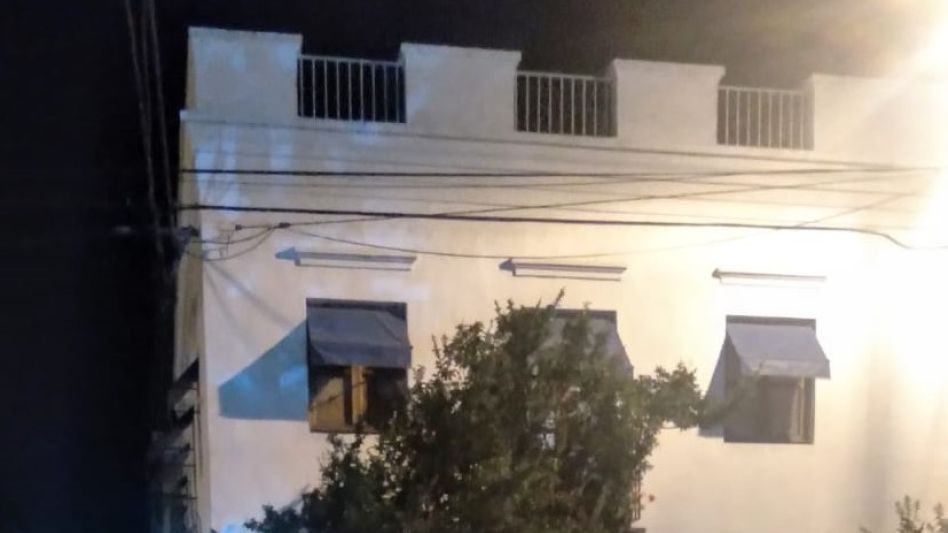 Vieja esquina de Burgos y Olavarría (modificada en altos).