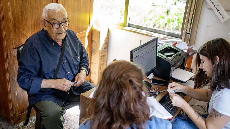 Se desarrollan jornadas de asesoramiento para adultos mayores