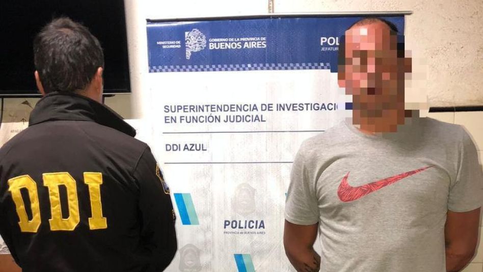 El varón  y la mujer que están detenidos. Los acusan del delito de tenencia ilegitima de estupefacientes con fines de comercialización en dosis fraccionadas destinadas al consumidor.  DDI AZUL/PBA DD