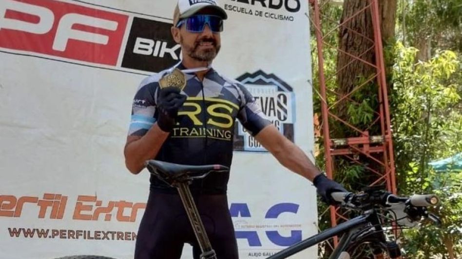 Sottile  Ramiro Sottile se consagró tricampeón de la categoría Master C1 del Cross Country Olímpico.   
