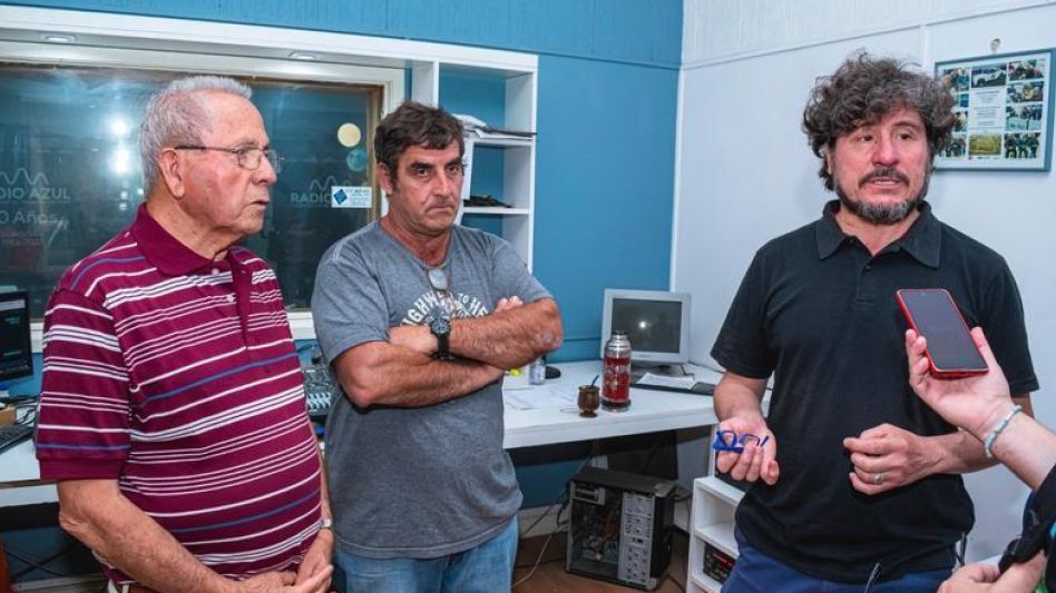 Oscar Torchelli, Juan Maffoni y Julio Fernández, integrantes de Radio Azul Cooperativa.