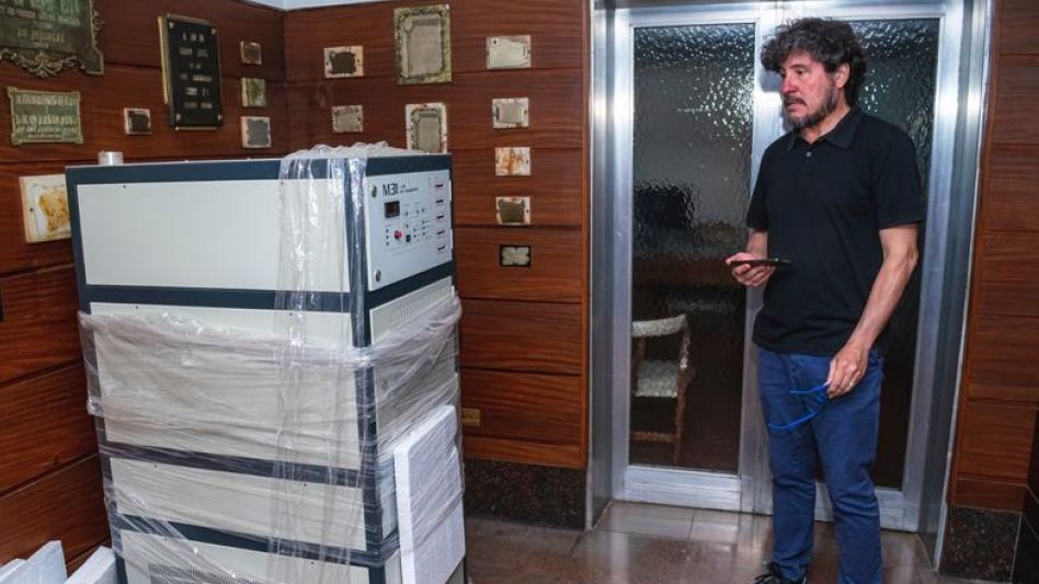 El nuevo equipo transmisor ya se encuentra en el edificio de la emisora local, pero falta la autorización de la jueza que está interviniendo en la quiebra para que pueda ponerse en marcha.  