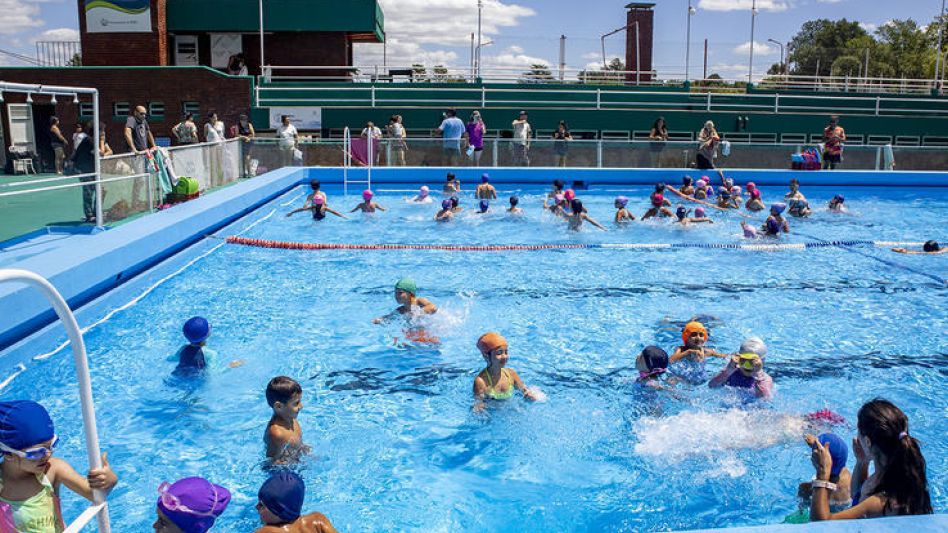 Se inauguró la temporada de verano en la Pileta Municipal del Balneario   