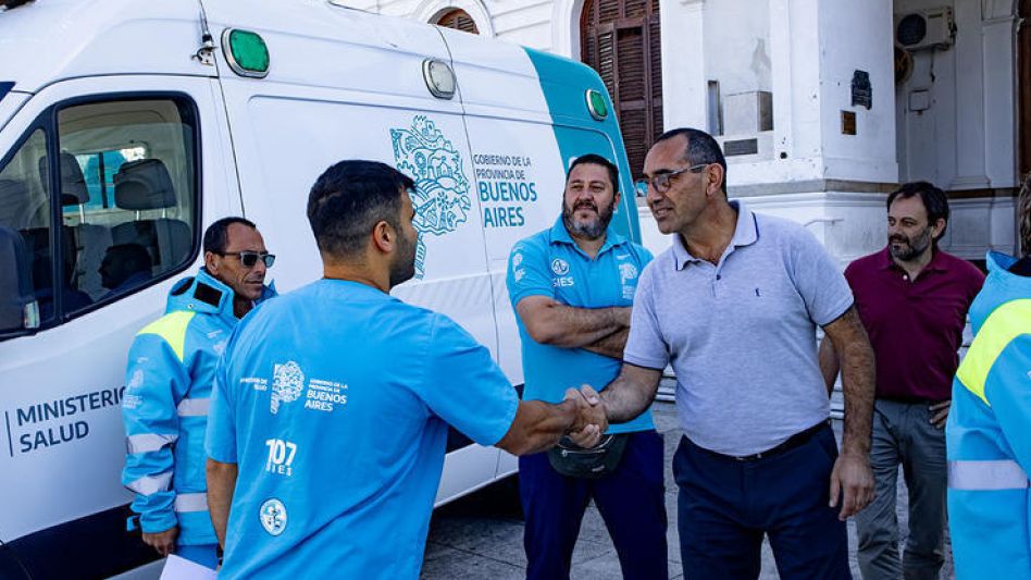 El Jefe Comunal y el Secretario de Salud y Ambiente recibieron a los profesionales que trabajarán en Azul y la zona durante la temporada de verano. PRENSA MUNICIPAL