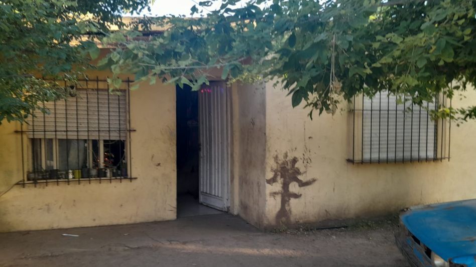En una casa situada en el Barrio El Sol hallaron muerto a un hombre, en lo que habría sido un suicidio. FOTO: EDPS AZUL/PBA