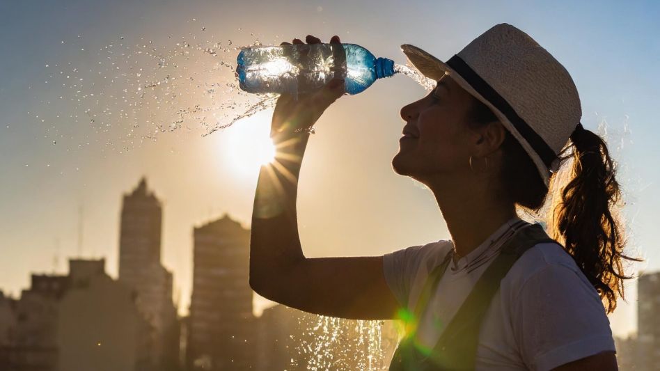 Suben las temperaturas y podría darse la primera ola de calor de 2025: qué hacer para que no afecte a la salud