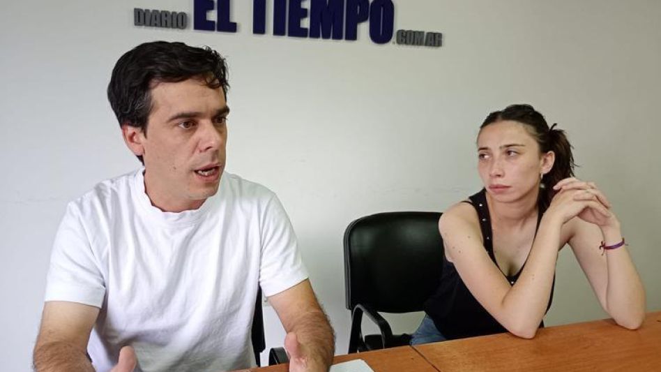 Agustín Puyou, concejal y presidente de la UCR local, acompañado por Solana Mansilla, vicepresidenta del partido, dialogó con EL TIEMPO.  