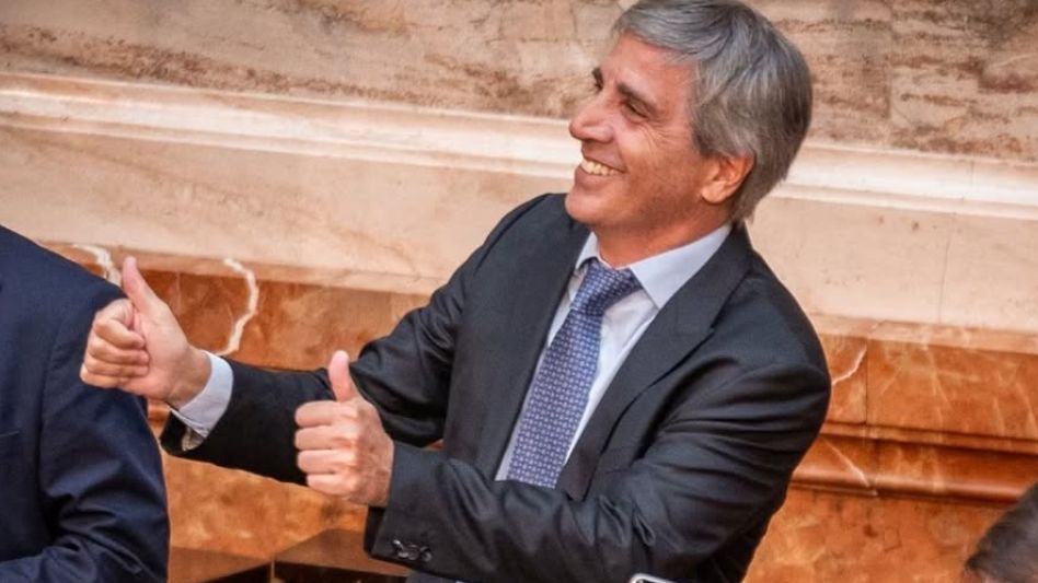 La inflación 2024 fue 118%, casi la mitad que la de 2023: Caputo frenaría más el ritmo de la devaluación