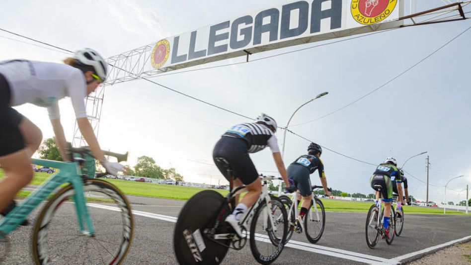 Mañana se realizará un nuevo festival nocturno en el óvalo municipal con la organización del Club Ciclista Azuleño. 