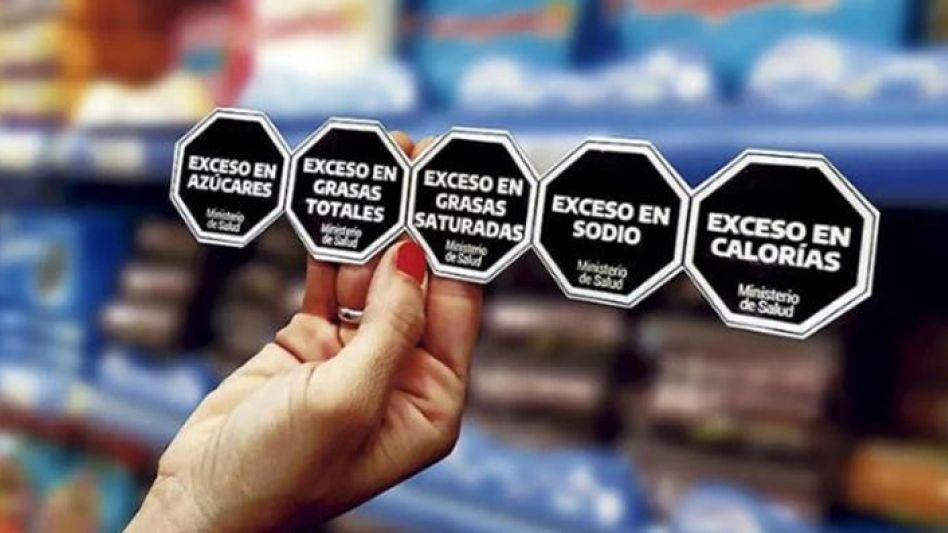 Etiquetado Frontal: cuáles son los siete alimentos  que no tendrán más sellos negros en sus envases