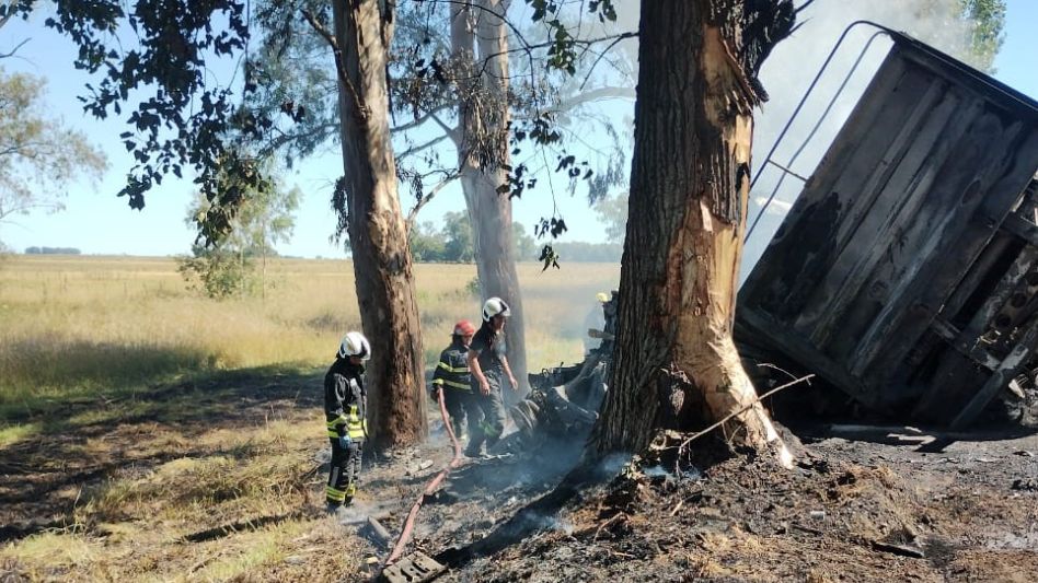 Nueva tragedia en Ruta N°3: un muerto en choque entre un camión y una camioneta