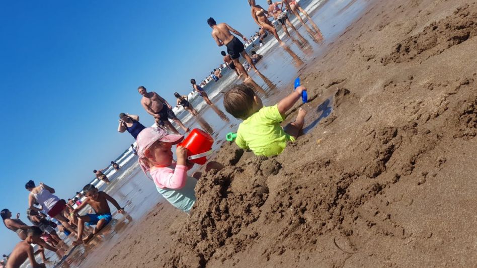 Según destacó Verónica Crisafulli: 27 de las 31 personas que participaron del viaje, no conocían el mar.