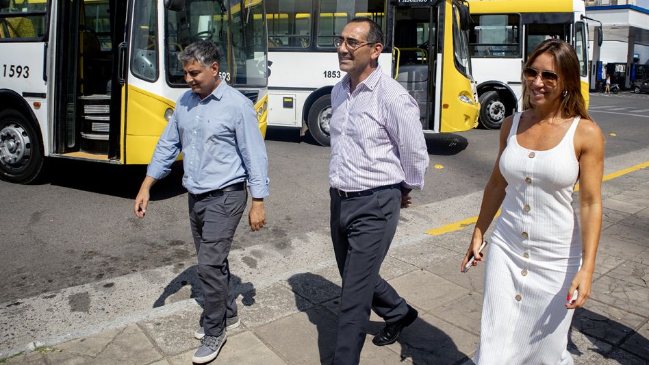 Se presentó el nuevo modelo de transporte público para Azul 