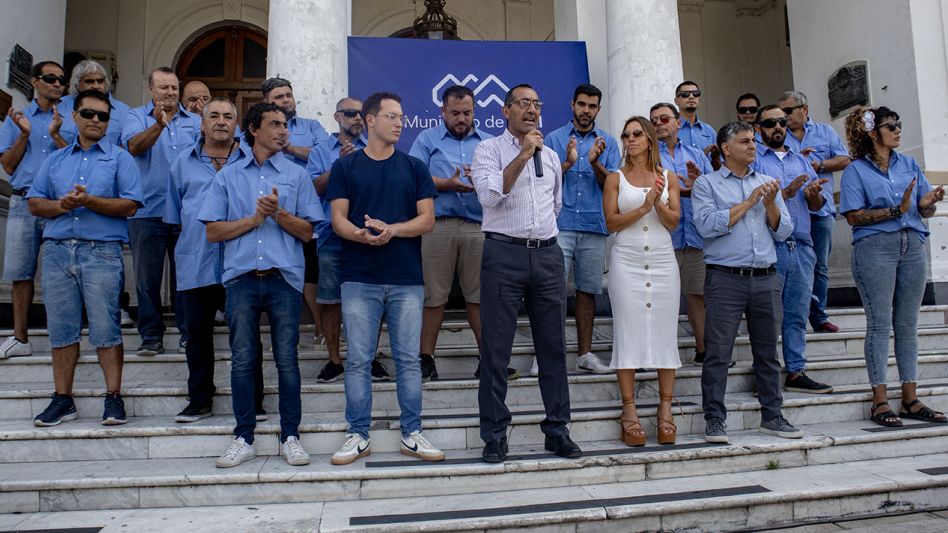 Queremos levantar la vara de nuestra comunidad con el transporte público, afirmó ayer el intendente Nelson Sombra durante la presentación. Fotos: Prensa Municipal 
