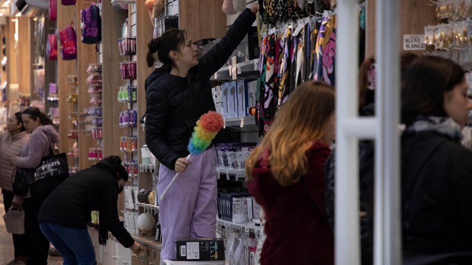 Pymes: las ventas minoristas crecieron 25,5%, pero no pudieron recuperar la caída de enero de 2024