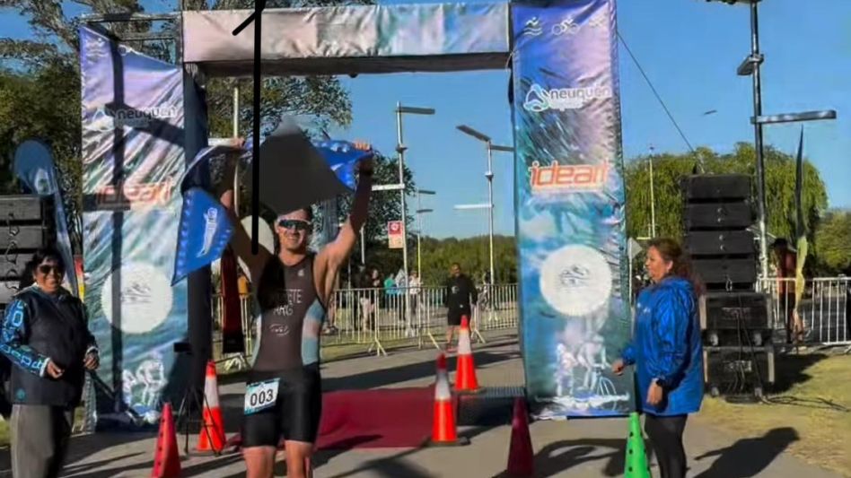 El azuleño Gerónimo Dhereté, que está entre los mejores de esta disciplina, terminó por delante de Mario de Elias, quien en la actualidad es el mejor triatleta del país.