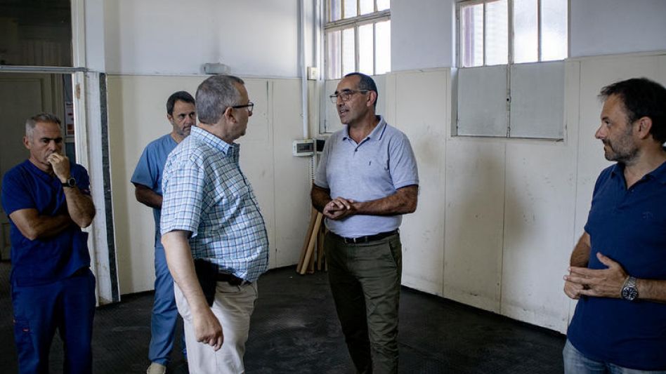 Estamos muy contentos de poder avanzar en la modernización del Hospital, afirmó ayer el intendente Nelson Sombra, durante la visita al efector de salud.  PRENSA MUNICIPAL