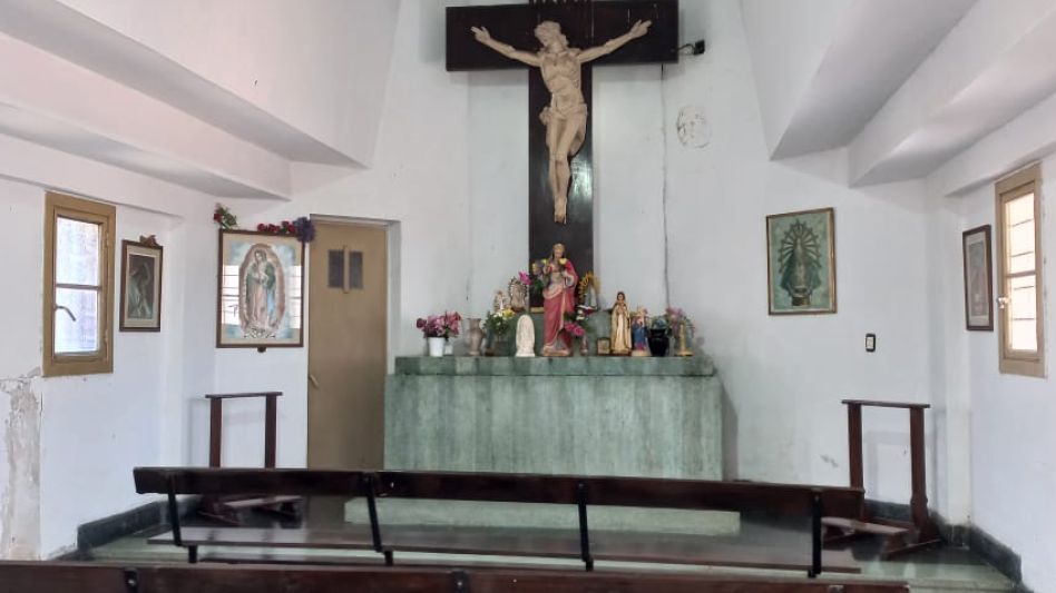 Misa en la capilla del Cementerio Municipal