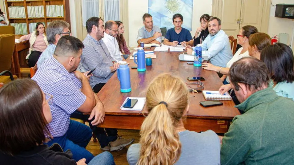 Un tramo del encuentro que mantuvo el actual secretario de Gobierno y Jefatura de Gabinete Ignacio Pallia con concejales de distintos bloques. NACHO CORREA