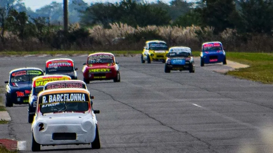Bernardo Fucci encabeza el fila india en la competencia de Olavarría. 
