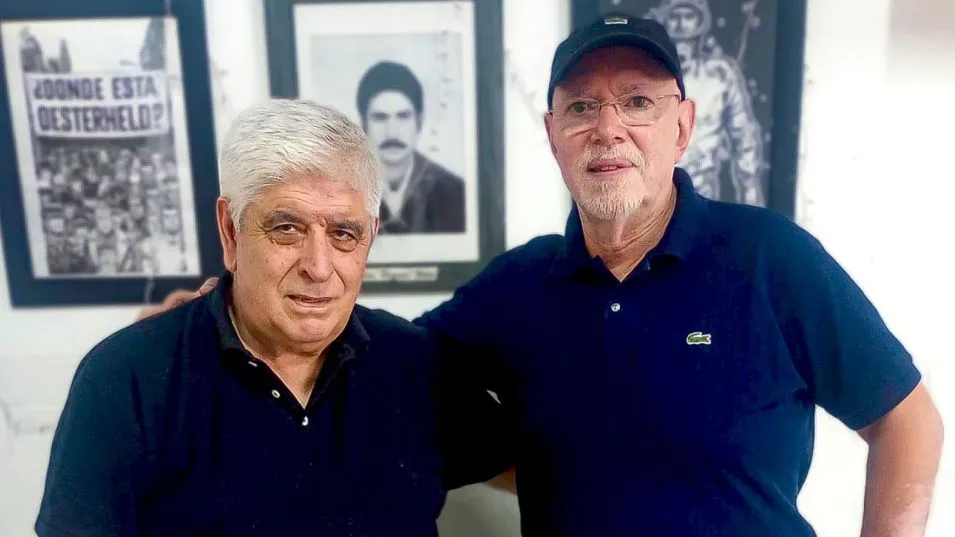 Julio Varela y Eduardo Grutzky, durante el reencuentro en el Paisano Frías.   