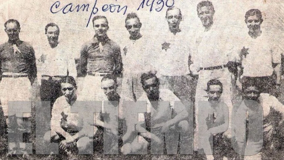 Azul Athletic Club estaba afiliado a la Liga Azuleña de Foot Ball, fundada en 1925, y ya en 1929 obtiene el campeonato, primero en su historial.