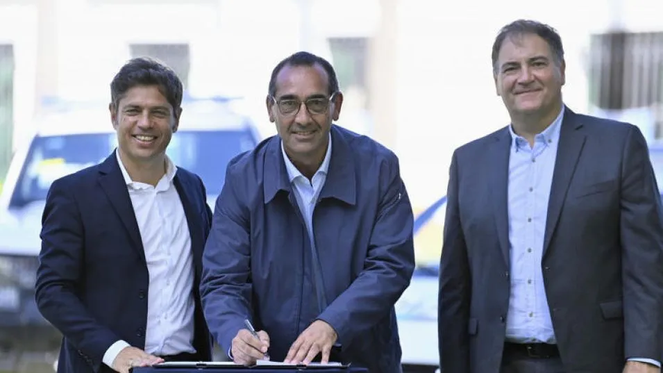 El intendente Nelson Sombra firmó con el gobernador Axel Kicillof el convenio de adhesión al nuevo Fondo de Fortalecimiento de la Seguridad. PRENSA MUNICIPAL