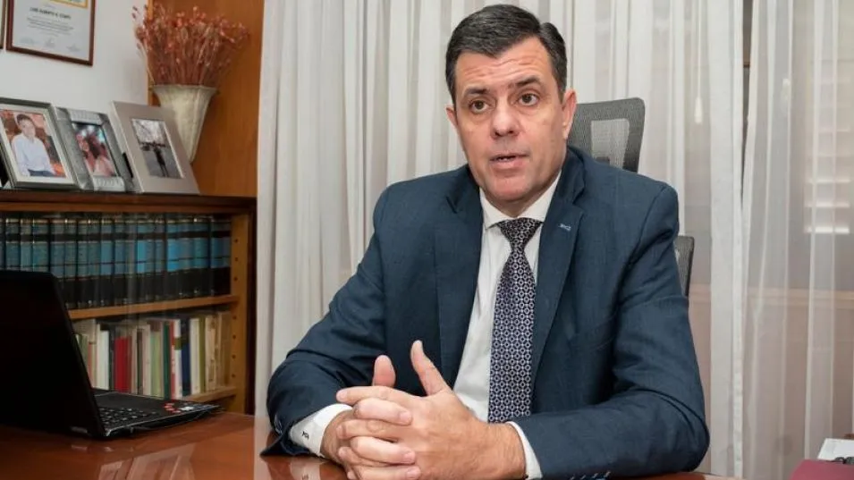 El abogado de la Cooperativa Eléctrica de Azul, Luis Conti, durante la charla que mantuvo el viernes pasado con diario EL TIEMPO.  NICOLÁS MURCIA