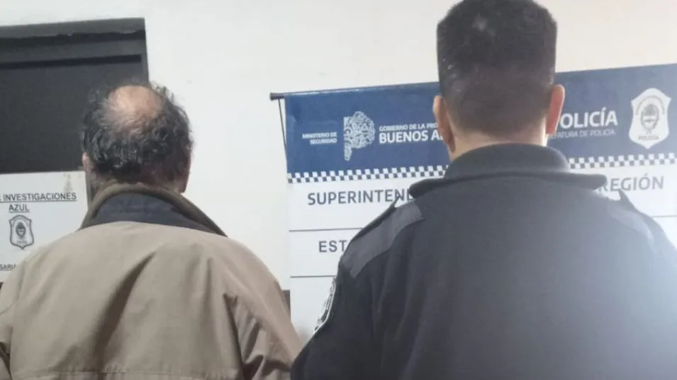 Una imagen de cuando el hombre que está prófugo había sido aprehendido por vulnerar una perimetral en perjuicio de su ex esposa, en junio de 2023. 