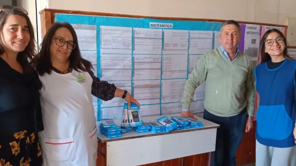 El Centro Cultural Don Cipriano y una  donación a la Escuela Primaria N° 13