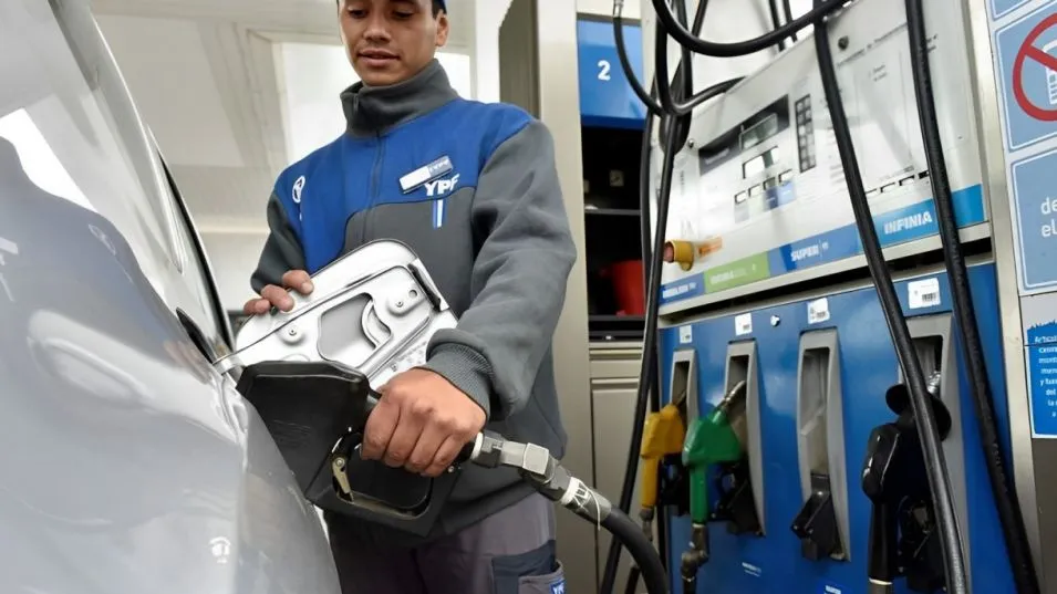 YPF confirmó la rebaja en sus combustibles: cómo quedaron los precios