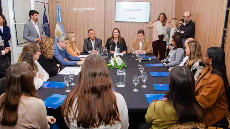 La actual decana Laura Giosa durante la sesión del Consejo Académico que se realizó el lunes pasado. 