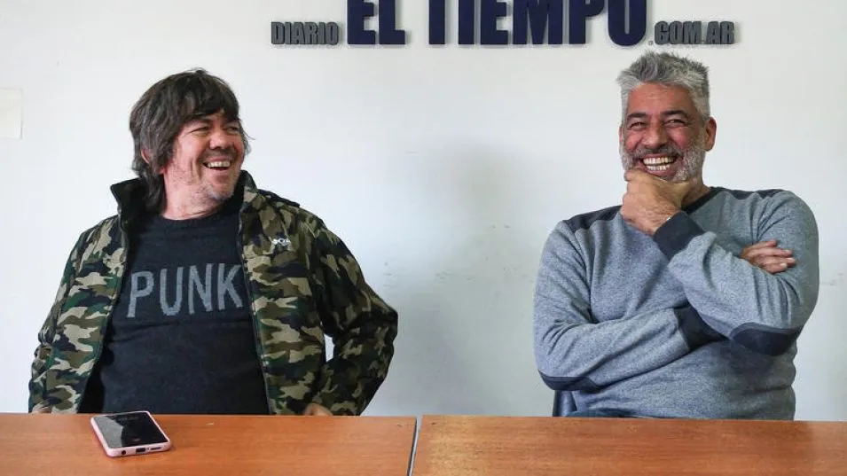 En el Cantoncillo va a estar Fogoneros, en el Fortín, Canto Azul empezando la noche, después va a estar Facón y en última instancia cerrando va a estar Campero Campero.  NICOLÁS MURCIA 