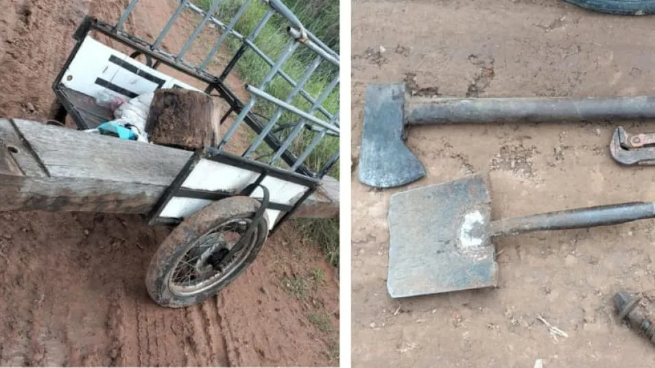 El durmiente, herramientas y el carro incautados en poder del hombre que fue aprehendido. FOTOS: EPDS AZUL/PBA