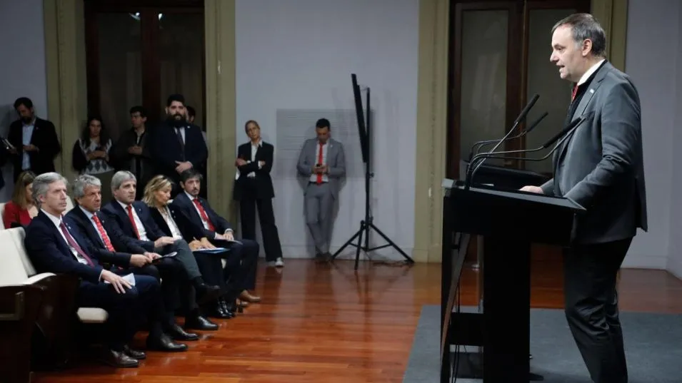 El Gobierno anunció un plan más moderado del esperado para blanquear dólares: el detalle de todas las medidas