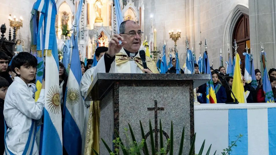  Se realizó el acto por el Aniversario de la Revolución de Mayo