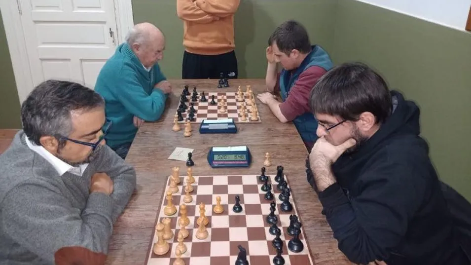 El encuentro entre Ferro, conformado por Fernando y Alfredo Ronchetti, frente a ?Peón pasado?, integrado por Martín Tolosa y Santiago Poljak, uno de los ganadores del torneo. 