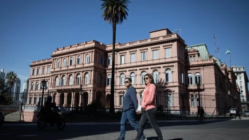 Sturzenegger celebró que ya hubo 48.000 despidos en el Estado en la era Milei