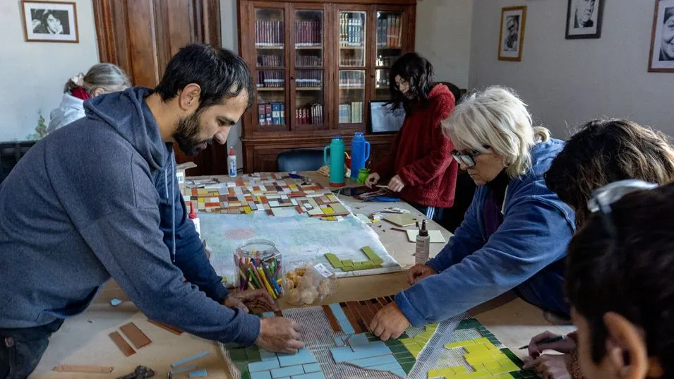 Taller de mosaiquismo en el  Centro Cultural "Don Cipriano"