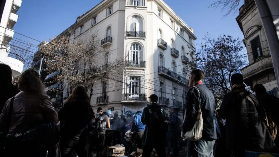El departamento de CFK es "apto" para la prisión domiciliaria y ahora define Gorini