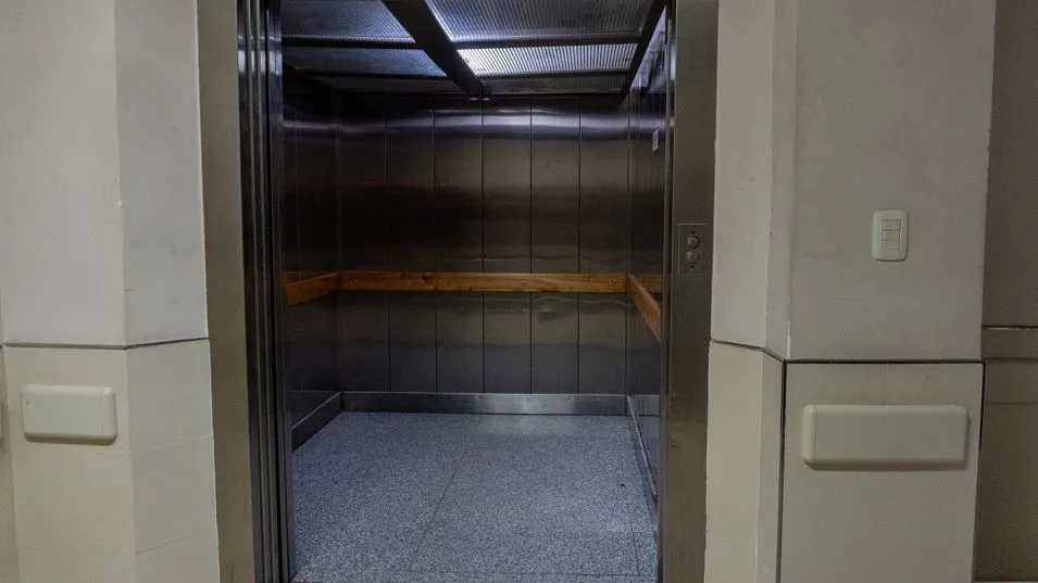 Se reparó el ascensor del Hospital Pintos con recursos de la Tasa Esencial