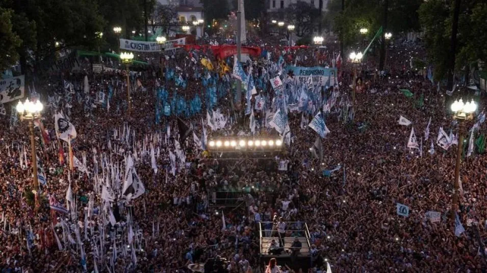 Desde el Peronismo 26 de Julio entendemos este ataque a Cristina como un ataque a la democracia.  PRENSA PERONISMO 26 DE JULIO DE AZUL
