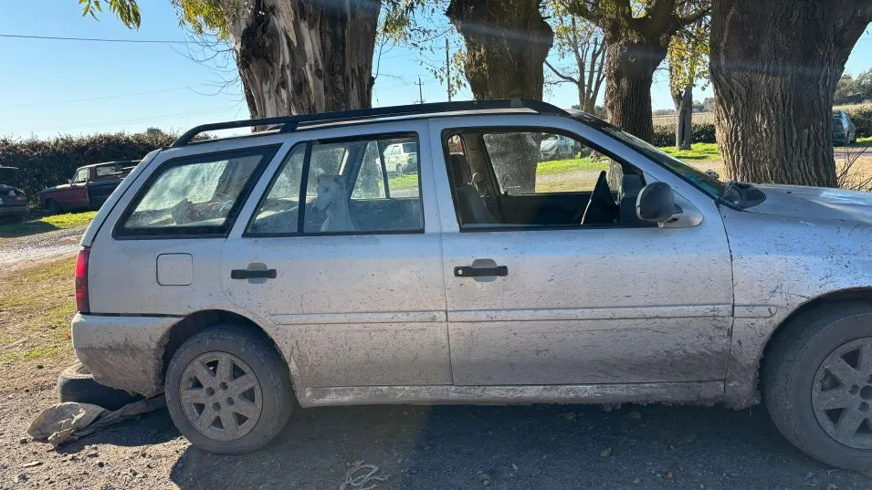 El rodado en que se trasladaban las cuatro personas infraccionadas en este procedimiento por caza ilegal. FOTO: CPR AZUL/PBA