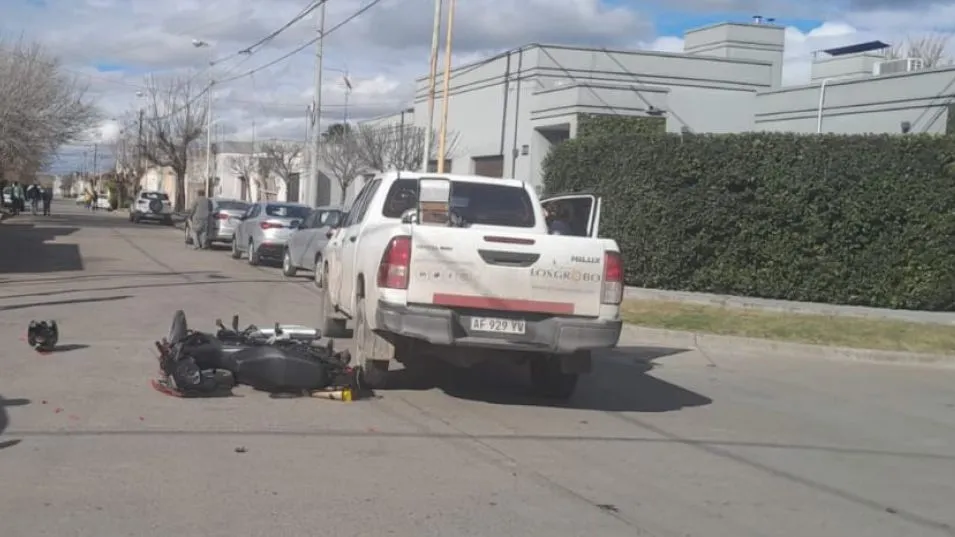 En De Paula y San Luis los rodados implicados en un siniestro vial fueron una moto y una camioneta. FOTO: EDPS AZUL/PBA