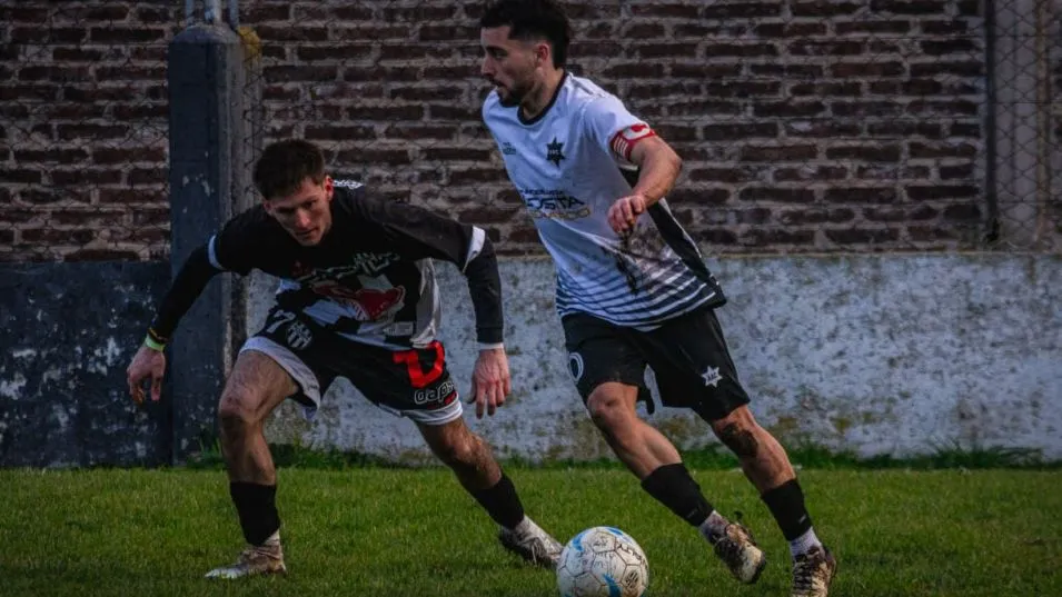 Alumni y Athletic se enfrentaron hoy en el Emilio S. Puente. Fue 0 a 0, correspondiente a la ida de los cuartos de final del Torneo Apertura de Primera División. Foto: Nicolás Murcia.