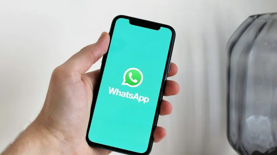 WhatsApp lanza anuncios en los estados y canales con suscripción