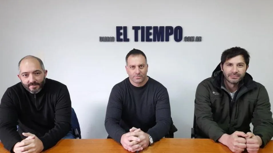 Oscar Couceyro, Ignacio Furiasse y Carlos García el día que hablaron con diario EL TIEMPO sobre su participación en el primer Congreso Bonaerense de La LLA.  AGUSTÍN SCALCINI
