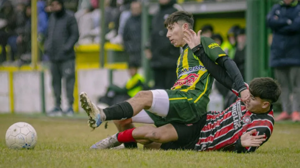 Piazza le ganó, en un luchado partido, a Chacarita por 2 a 1 en la ida de las semifinales de Reserva. FOTOS: NICOLÁS MURCIA